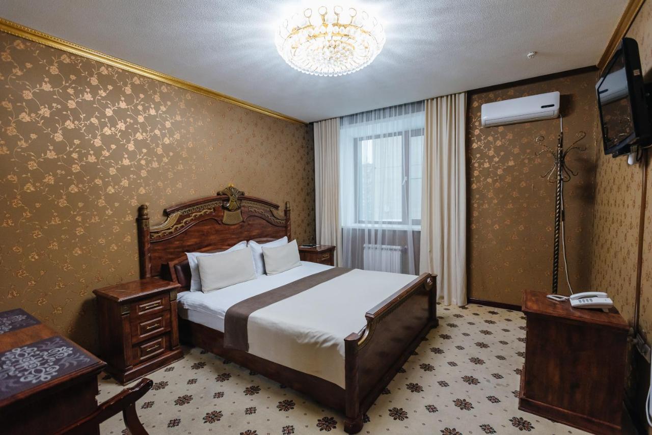 Altyn Adam Hotel Петропавловськ Екстер'єр фото