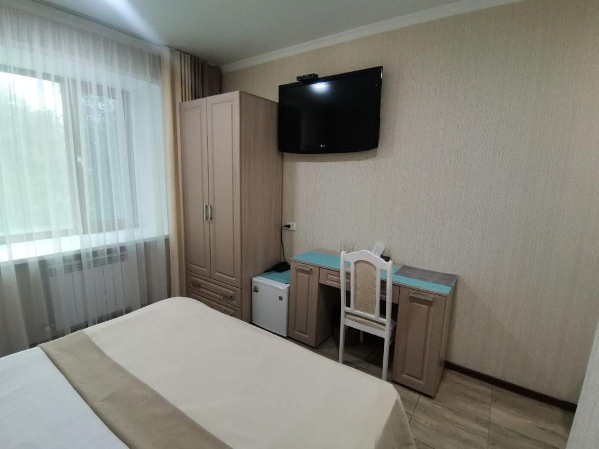 Altyn Adam Hotel Петропавловськ Екстер'єр фото
