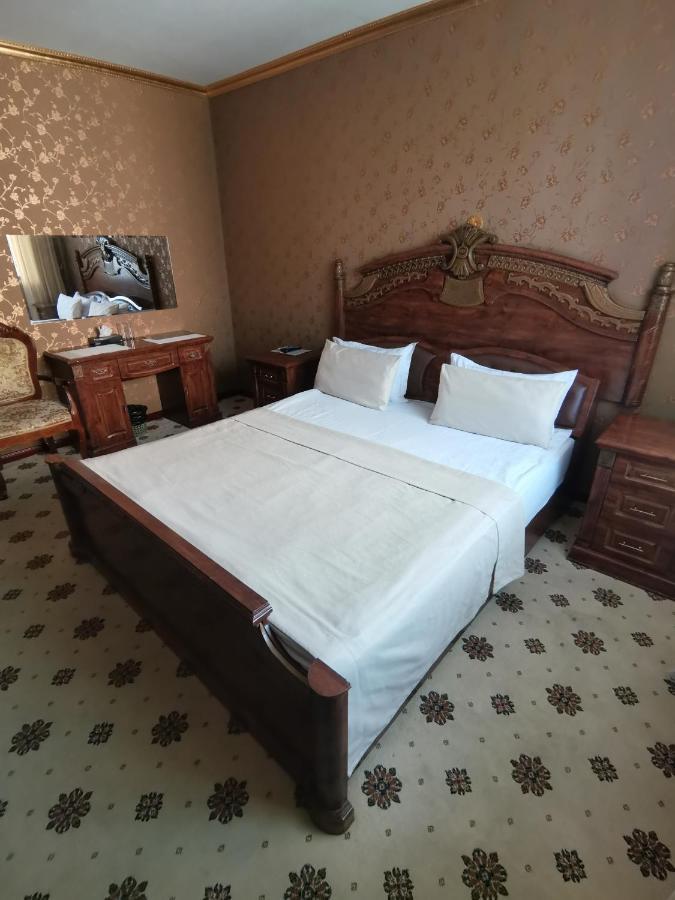 Altyn Adam Hotel Петропавловськ Екстер'єр фото