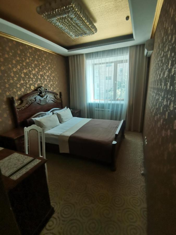 Altyn Adam Hotel Петропавловськ Екстер'єр фото