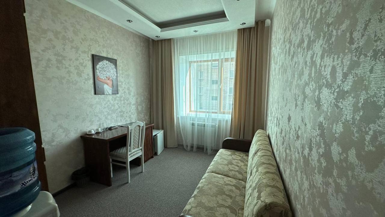 Altyn Adam Hotel Петропавловськ Екстер'єр фото