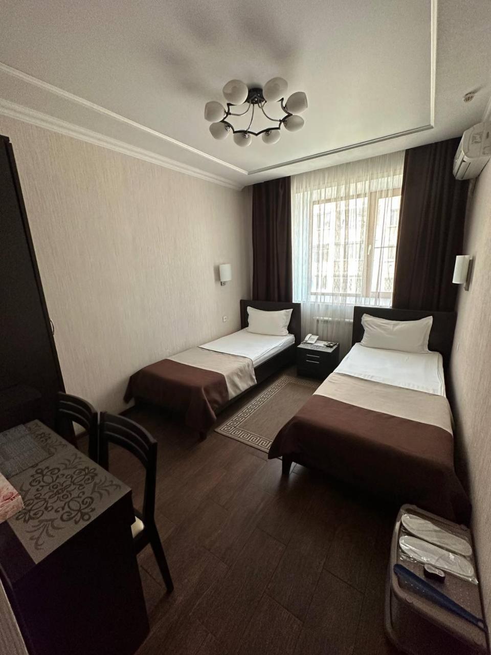 Altyn Adam Hotel Петропавловськ Екстер'єр фото