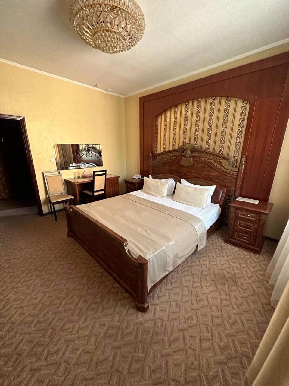 Altyn Adam Hotel Петропавловськ Екстер'єр фото
