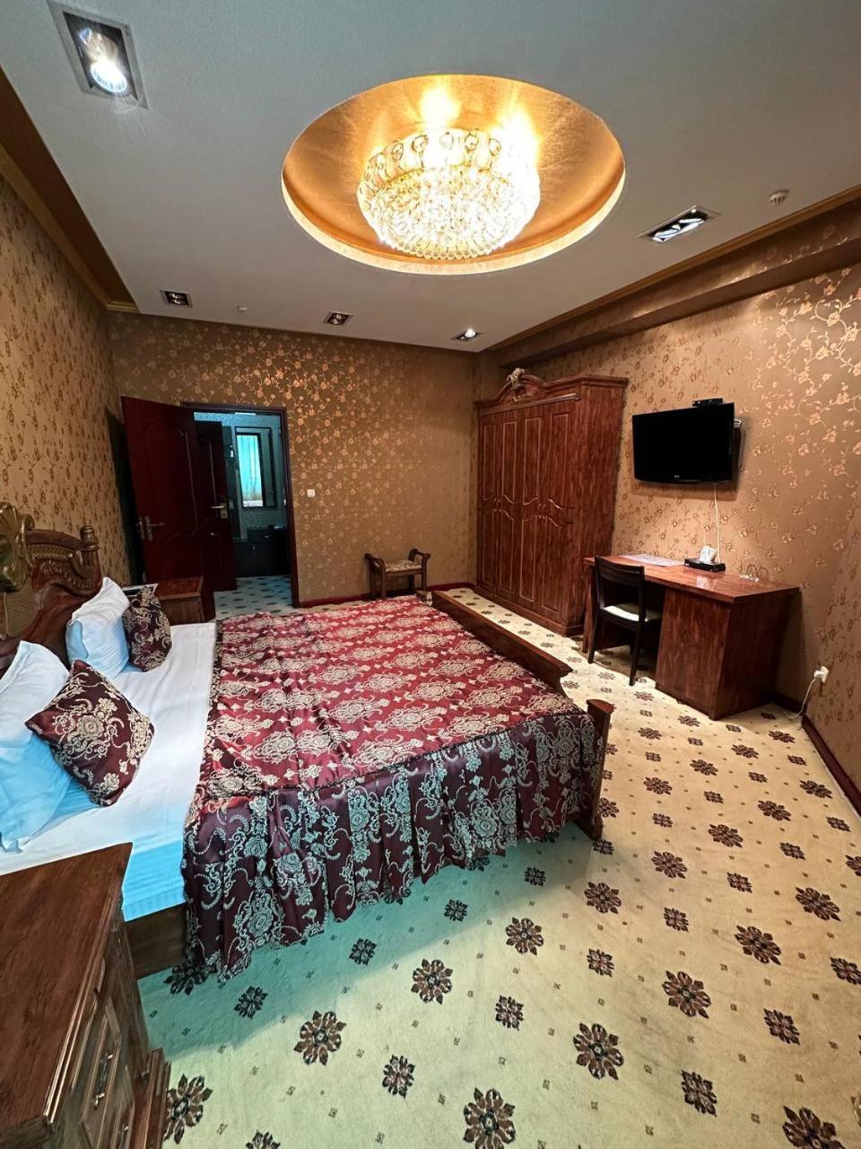 Altyn Adam Hotel Петропавловськ Екстер'єр фото