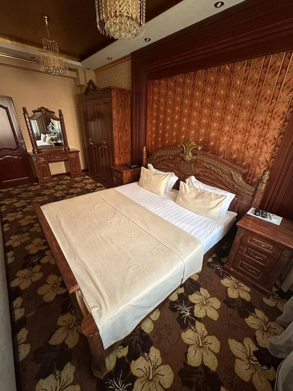 Altyn Adam Hotel Петропавловськ Екстер'єр фото