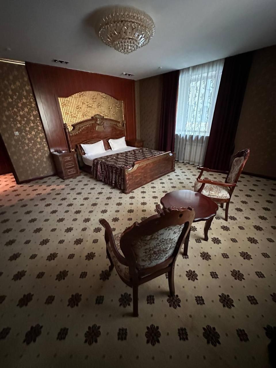 Altyn Adam Hotel Петропавловськ Екстер'єр фото
