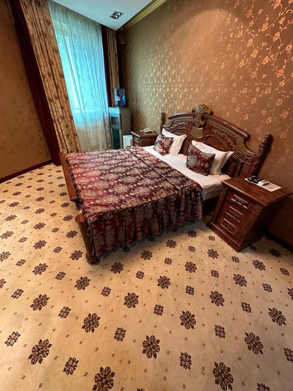 Altyn Adam Hotel Петропавловськ Екстер'єр фото