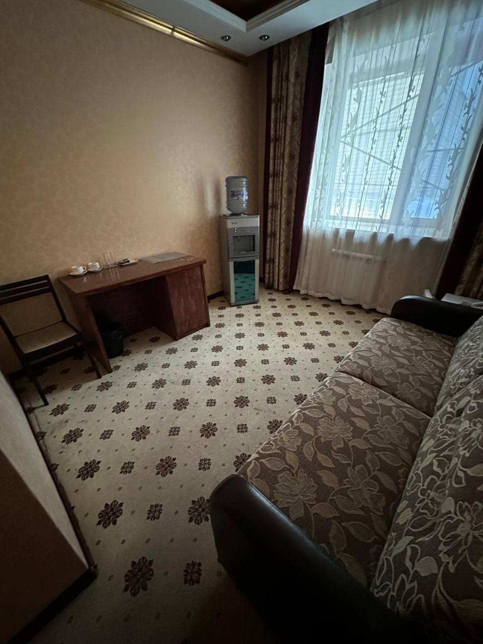 Altyn Adam Hotel Петропавловськ Екстер'єр фото